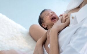 baby huilt tijdens voeding